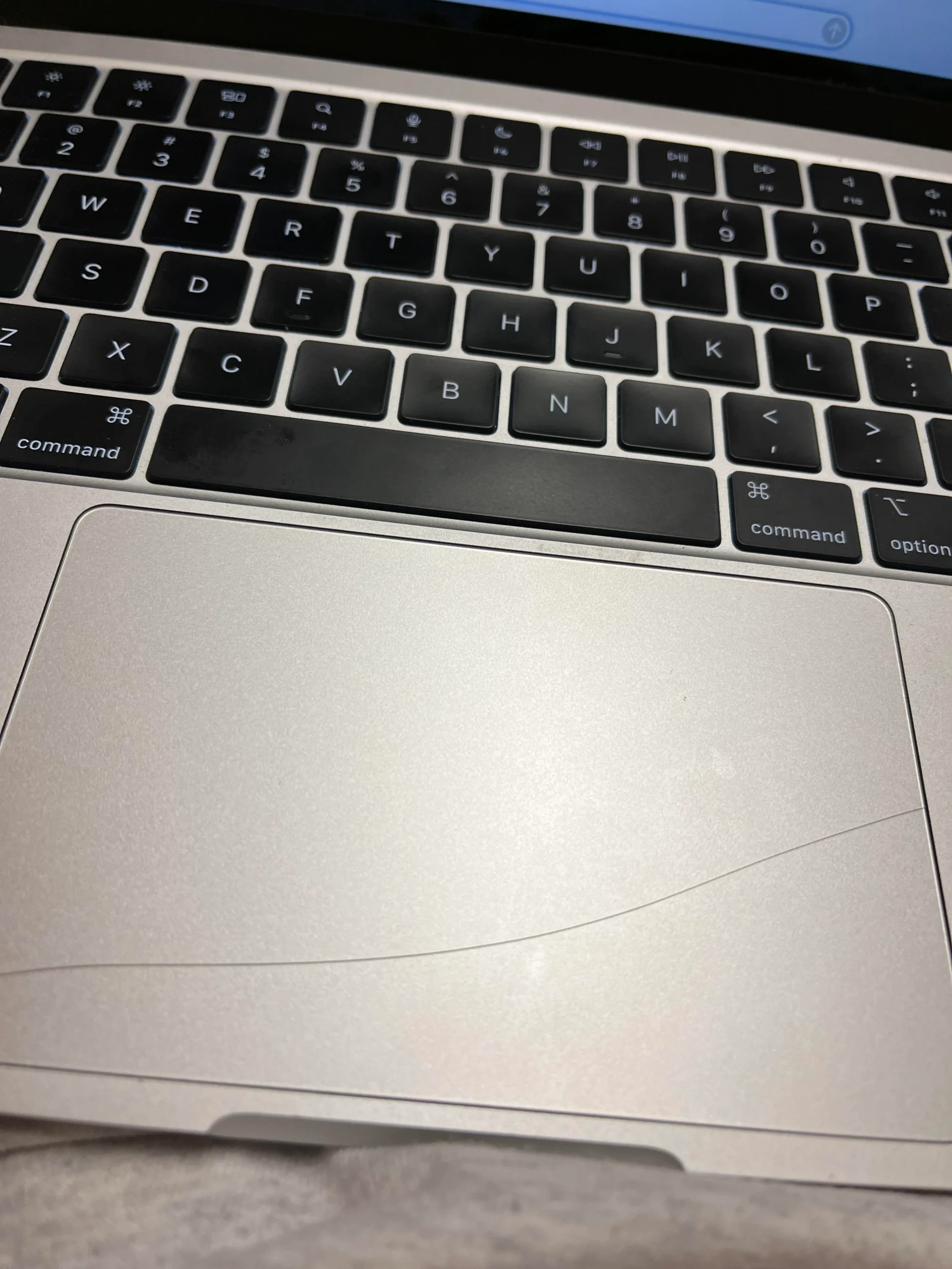 Macbook Pro Trackpad Değişim ve Onarım