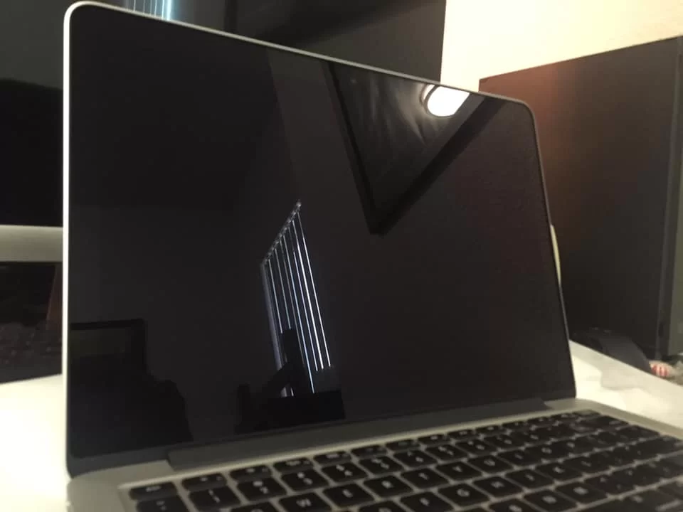 MacBook Retina Soyulması ve Lekelerin Temizlik Sonrası